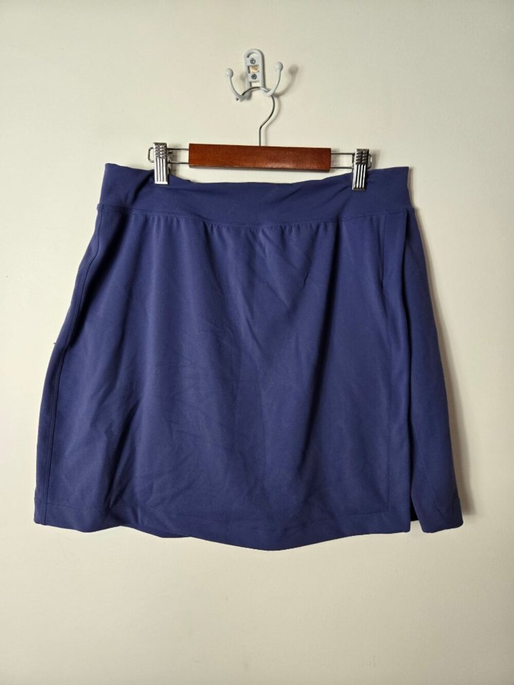 Duluth Trading Women's Size M AKHG Trail Tech Flow Skort Indigo Blue